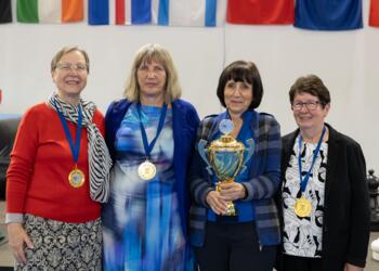 Gold Deutschland: WIM Brigitte Burchardt, WFM Regina Berglitz, WFM Mira Kierzek und WFM Margrit Malachowski. WGM Gisela Fischdick gehört außerdem zum siegreichen Team.