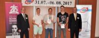 Challenge-Sieger Falko Bindrich (2.v.l.), Rainer Buhmann (3.v.l.) und Niclas Huschenbeth (2.v.r.) mit Egmont Pönisch (l.) und Dirk Jordan, Foto: Karsten Wieland