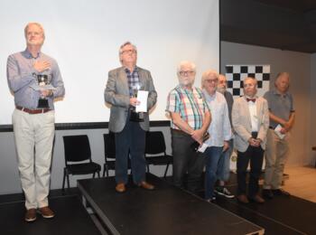 Die Preisträger in der 65+ mit Hans Werner Ackermann (4. von links)