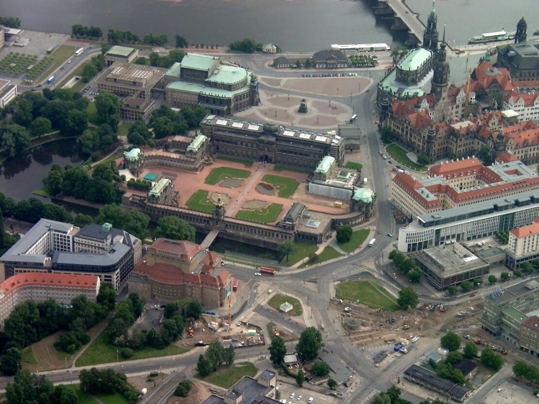 Luftbild des Taschenbergpalais (2006)