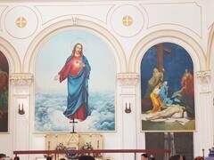 Innenraum der katholische Kirche in Qingdao mit dem Jesus-Bild