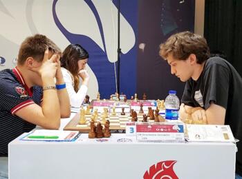 Maxim Wawulin (Russland) gegen Alexander Donchenko, hinten Gabriela Antova (Bulgarien)