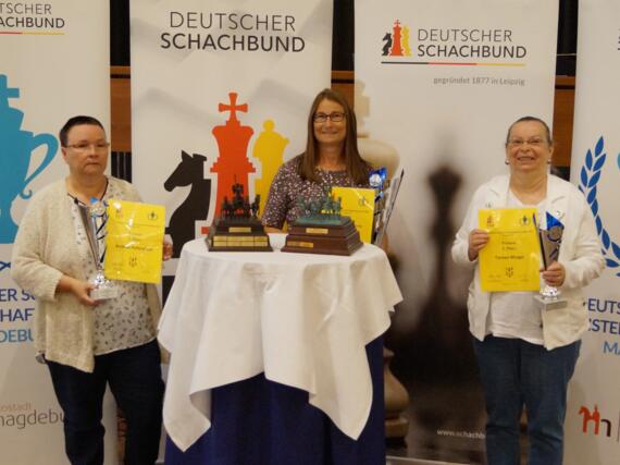 Kategorie 50+ Frauen: Andrea Hafenstein (2.), Katrin Roos (1.), Teresa Wraga (3.)