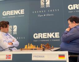 Magnus Carlsen gegen Daniel Fridman