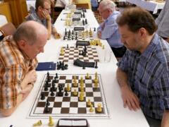 Frank Reinemer (Nunns Schachkurs) - Heinrich Debald (Lasker-KARL) 1:1 und Blitz 1:0