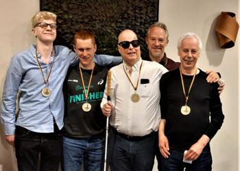 Die Goldmedaillengewinner Schweden: William Johansson, Tage Johansson, FM Jorgen Magnusson, Patrik Gransmark und Dobrivoje Vukovic.