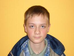 Falko gewinnt 14jährig 2005 die Deutsche Jugend-Einzelmeisterschaft U16. Im Durchschnitt verbraucht er nur 20 Minuten je Partie!