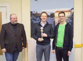 Deutsche Meisterschaft, Platz 3: Ludwig und Felix Zesch mit BSV-Präsident Carsten Schmidt (l.)