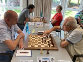 FIDE-Meister unter sich: Peter Wacker gegen Dr. Reinhard Zunker