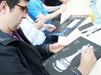 Wladimir Kramnik unterzeichnet