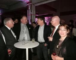 Ein Gast, Rüdiger Schüttig von der Deutschen Bahn, sein Chef Richard Lutz, Horst Metzing und Anja Gering