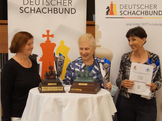 Kategorie 65+ Frauen: Annett Wagner-Michel (3.), Ljubow Orlowa (1.), Mira Kierzek (2.)