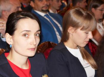 Kateryna Lagno und Olga Girja von der russischen Mannschaft bei der Eröffnungsfeier