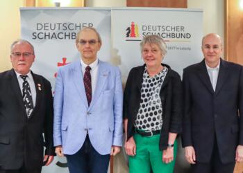 Guido Springer, Axel Viereck, Ingrid Lauterbach und Jürgen Klüners nach ihrer Wahl im Mai 2023